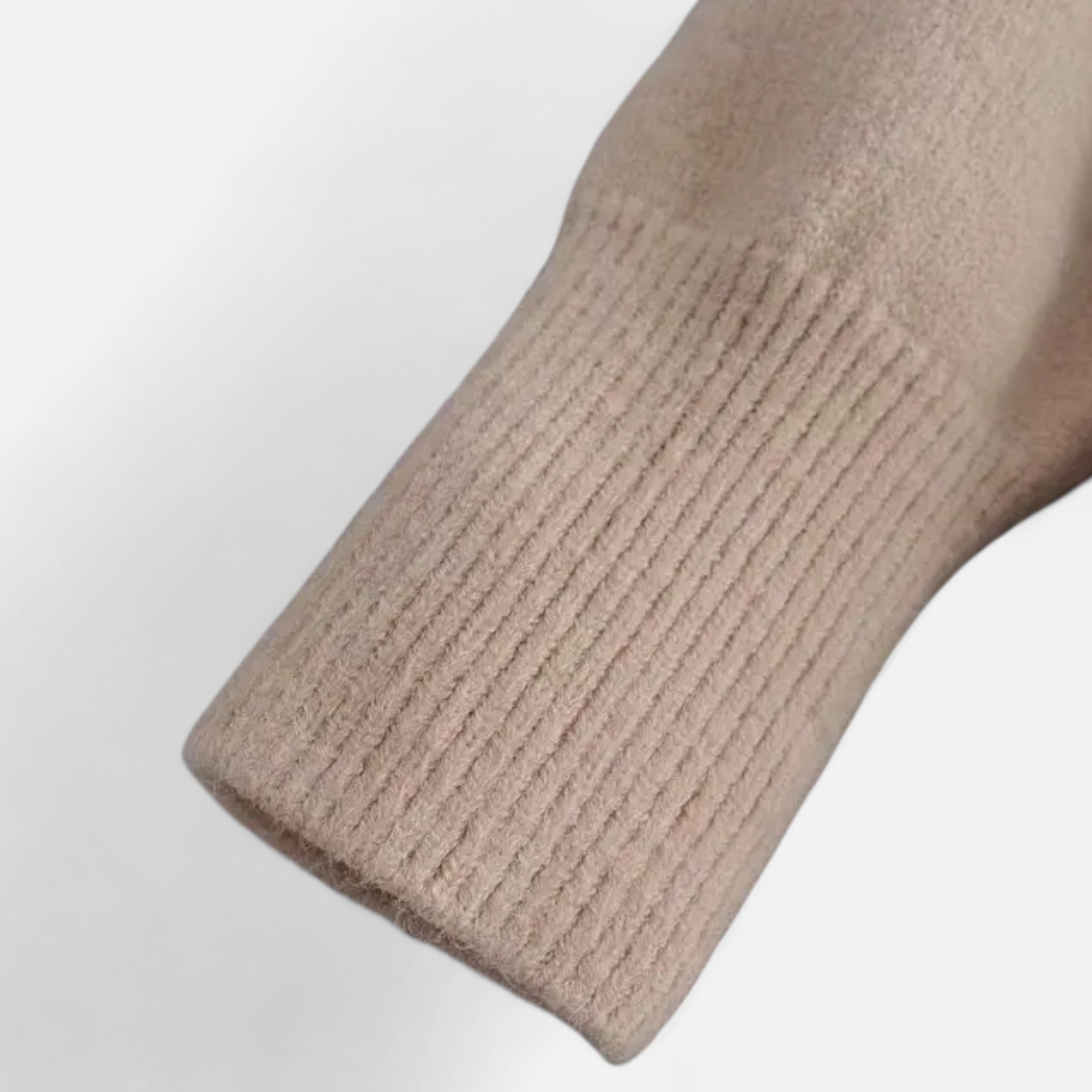 Women’s Stylish Thick Knitted Warm Cardigan with V-Neckline and Discreet Pockets