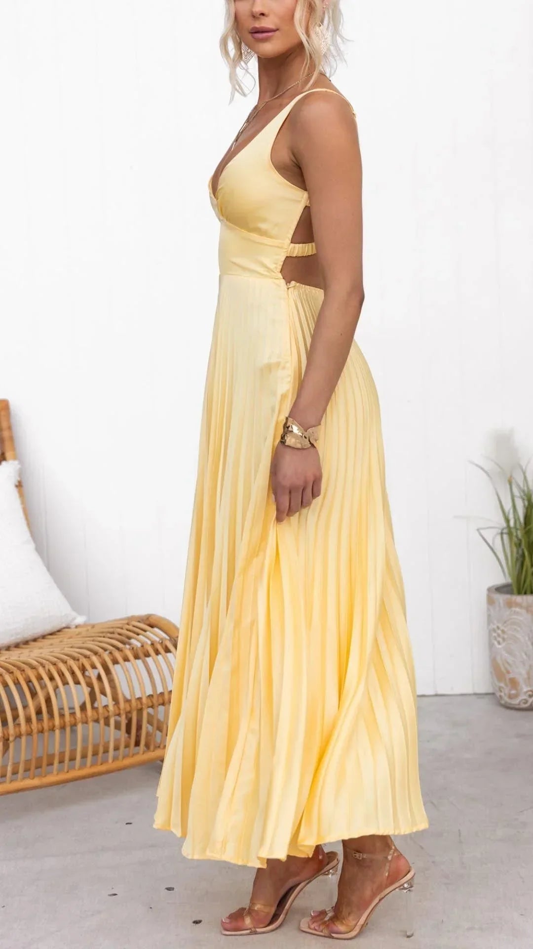 Women's Flowing Yellow Pleated V-Neck Maxi Dress with Adjustable Crossover Back Straps